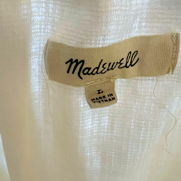 Madewell top with flutter sleeves. Size L - Picture 2 of 5